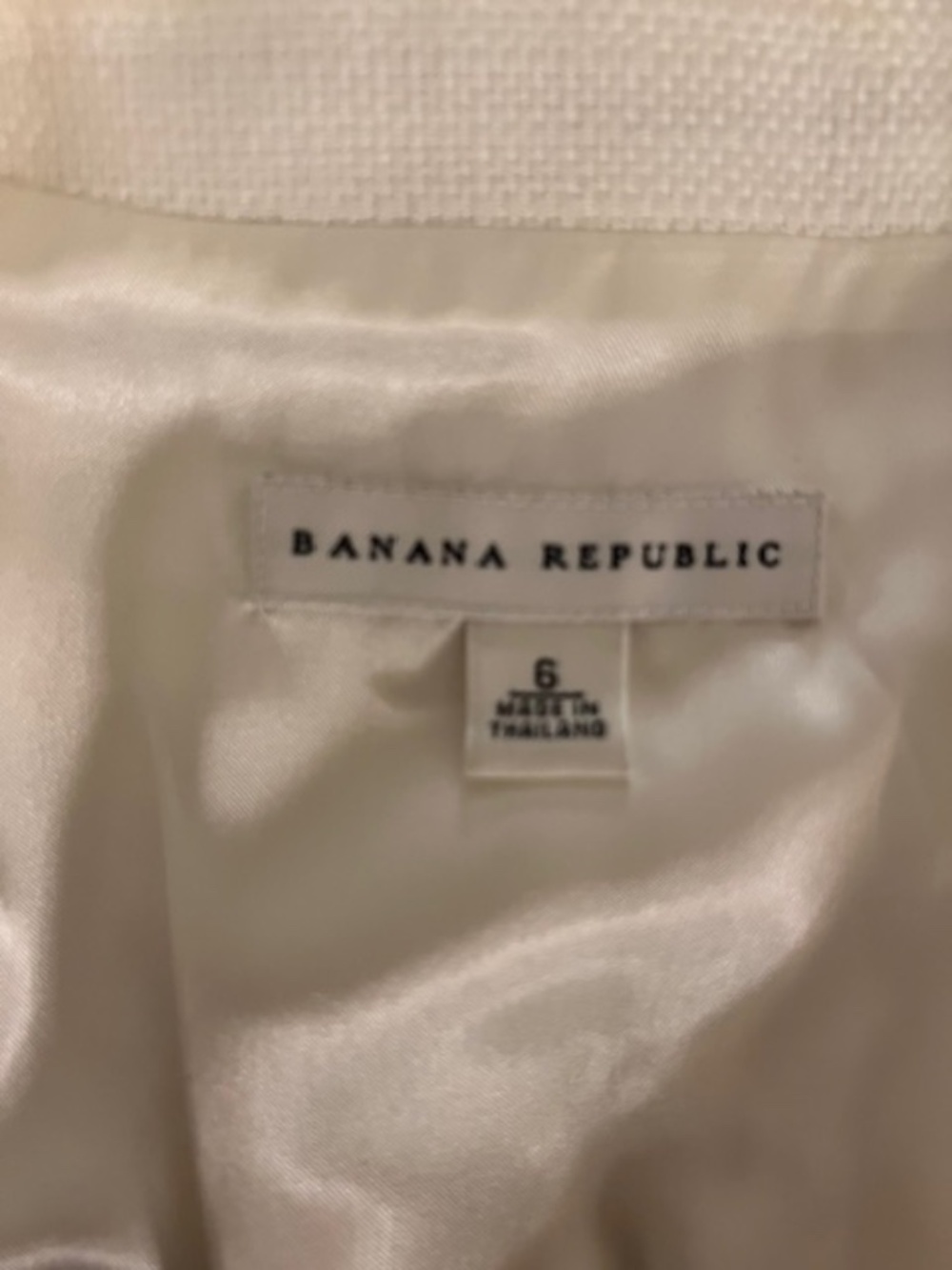 Banana Republic Short-Sleeve Blazer & Shorts Set (2000s) - Picture 4 of 9